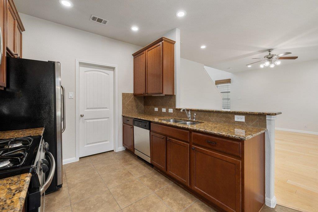 9412 Beechnut Dr, Austin, TX 78748