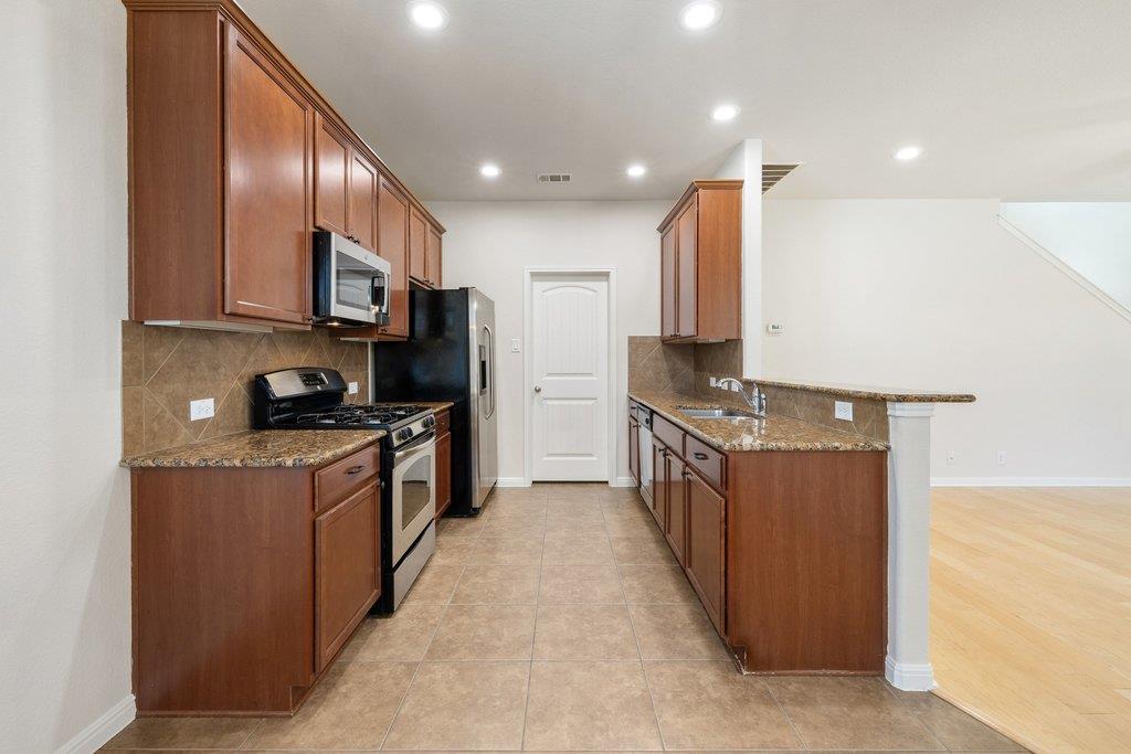 9412 Beechnut Dr, Austin, TX 78748