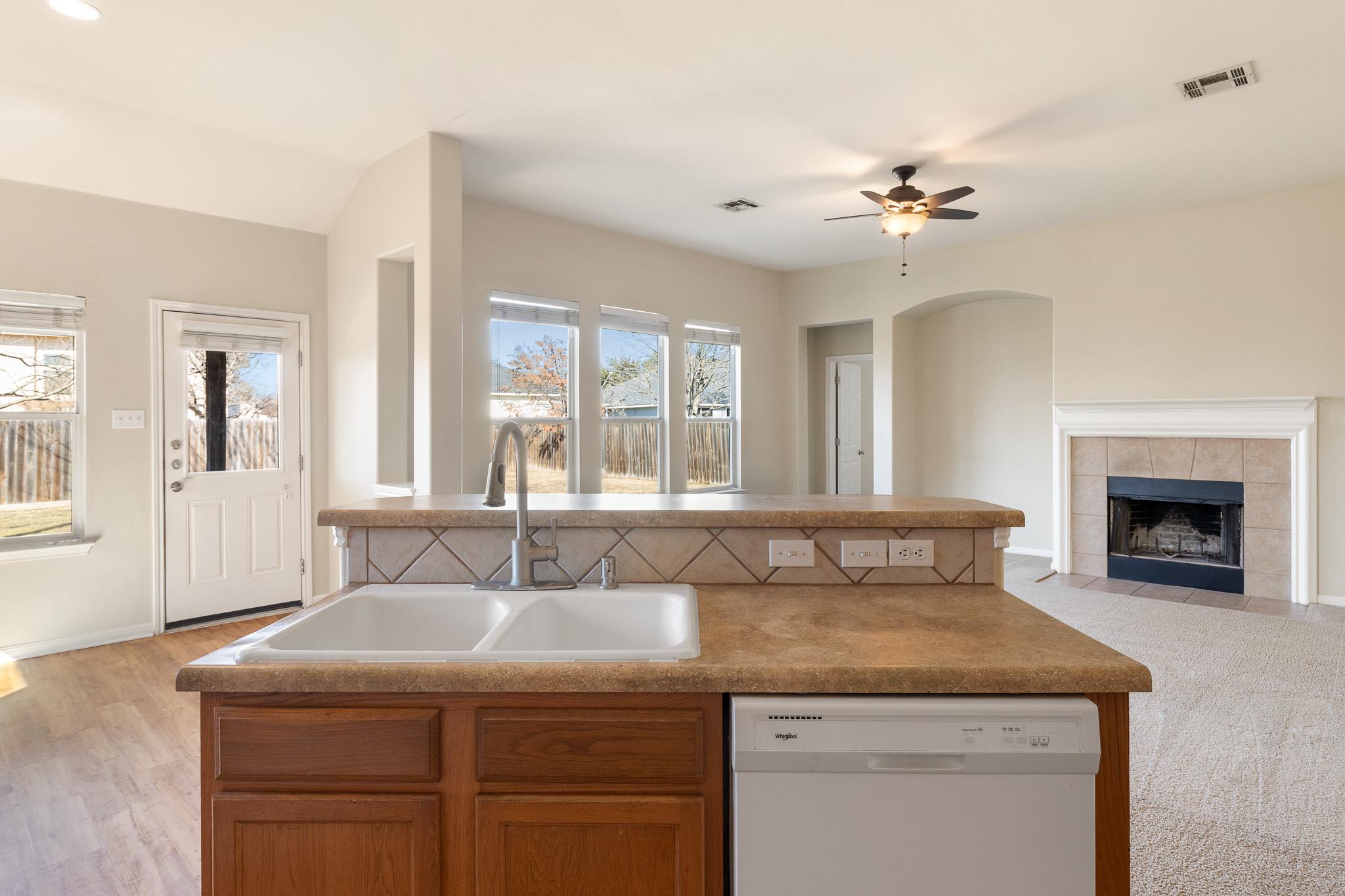 1406 Laguna Cv, Hutto, TX 78634