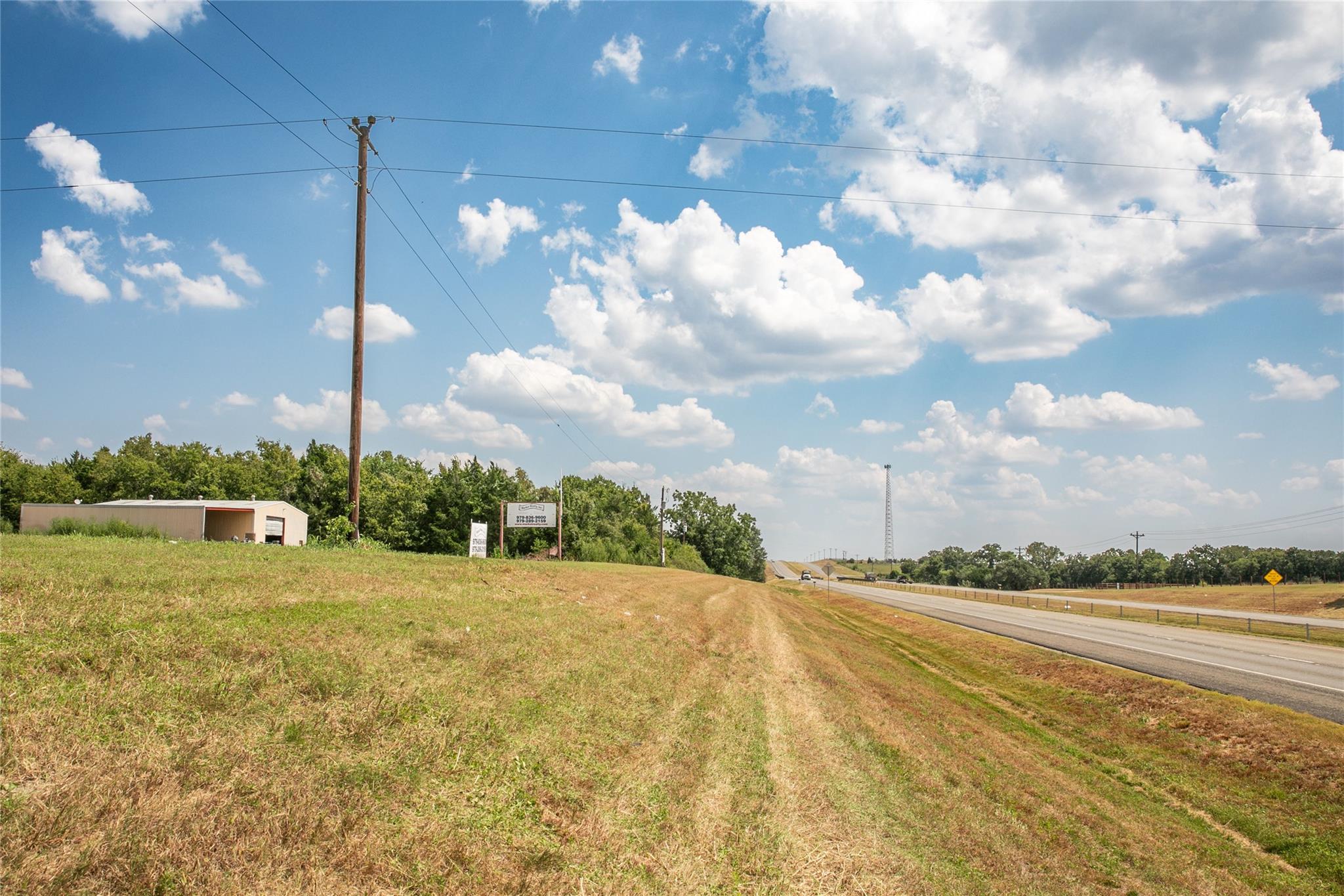 20 Red Tip Ln, Brenham, TX 77833