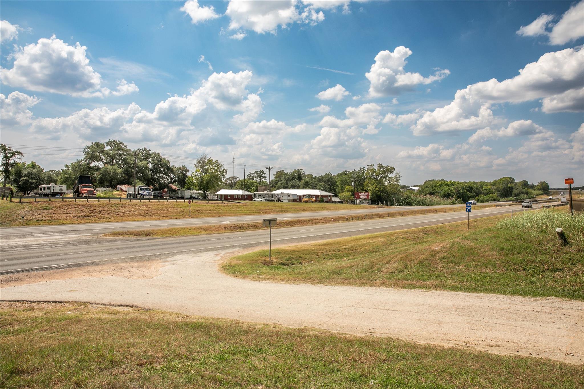 20 Red Tip Ln, Brenham, TX 77833