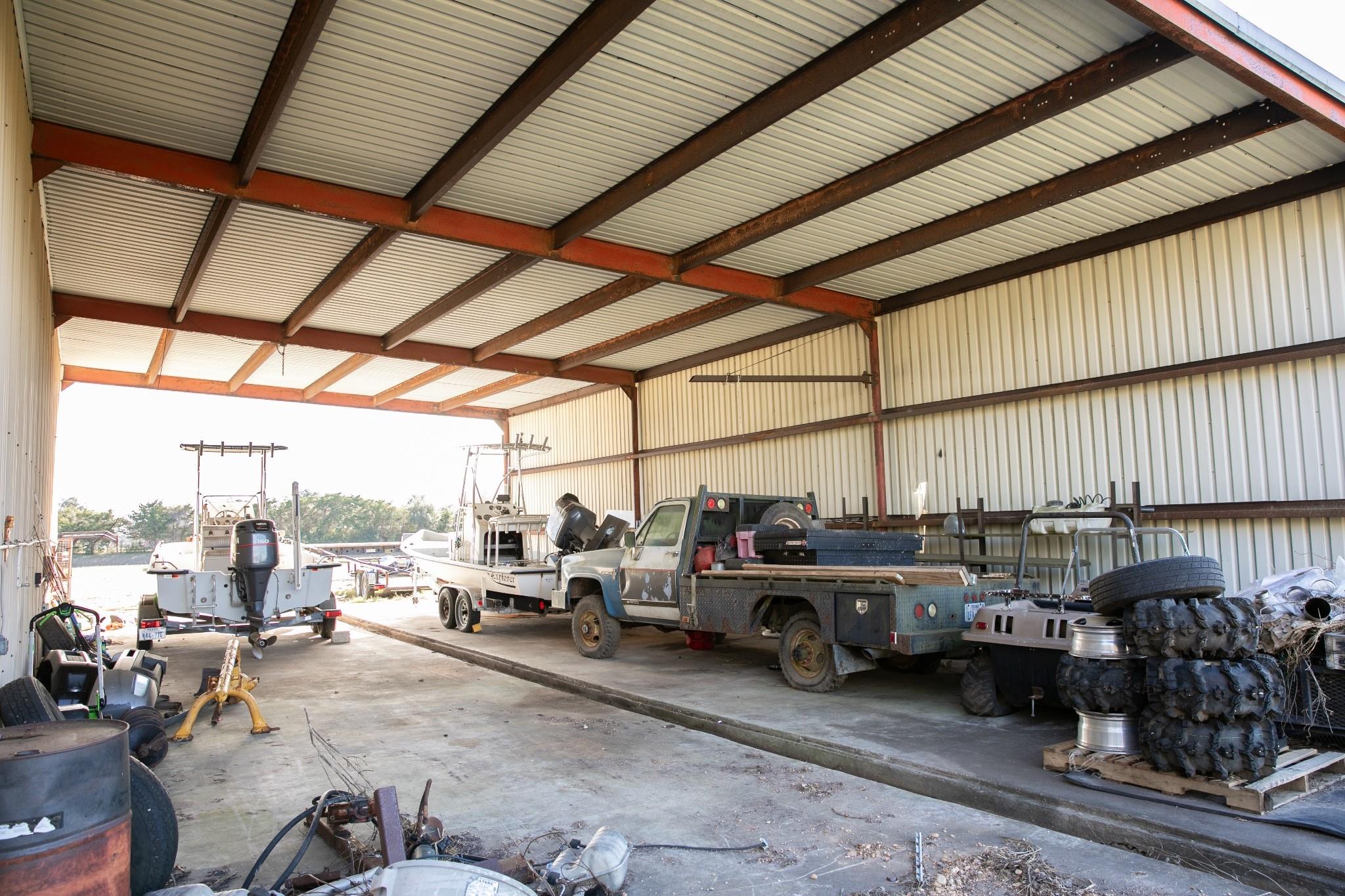 20 Red Tip Ln, Brenham, TX 77833