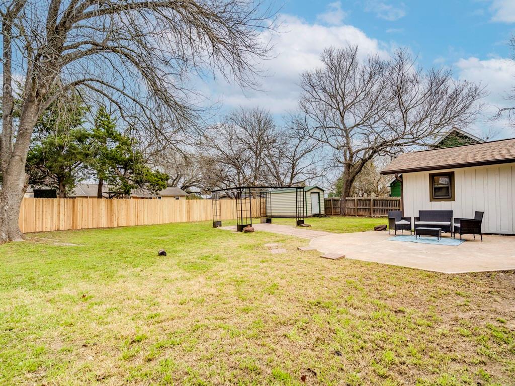 105 Maynard St, Bastrop, TX 78602