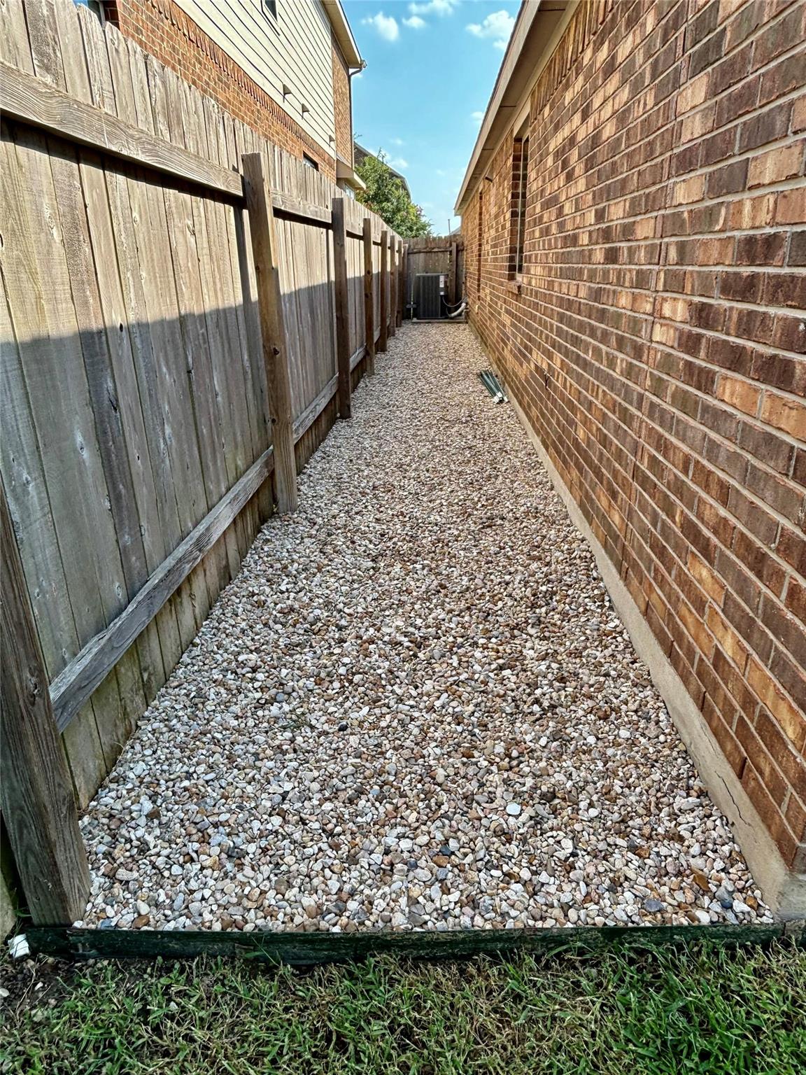 606 Linares Ln, Austin, TX 78748