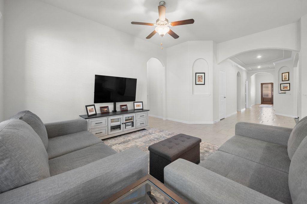 606 Linares Ln, Austin, TX 78748