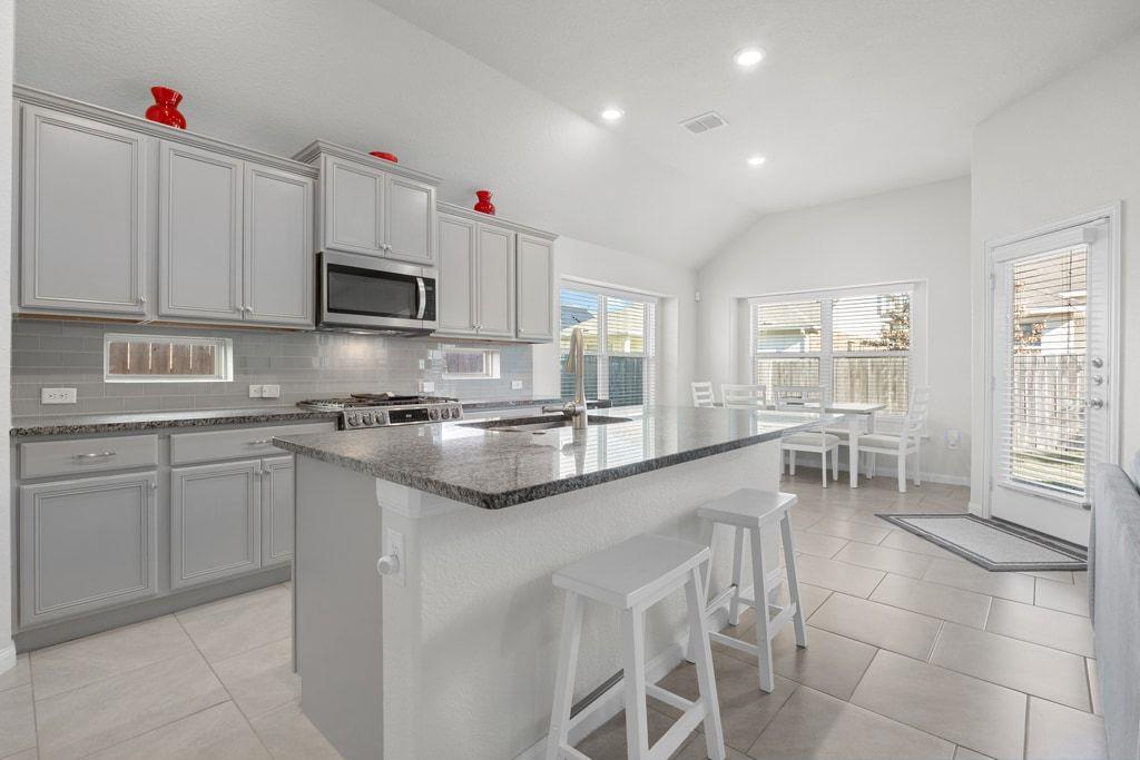 606 Linares Ln, Austin, TX 78748