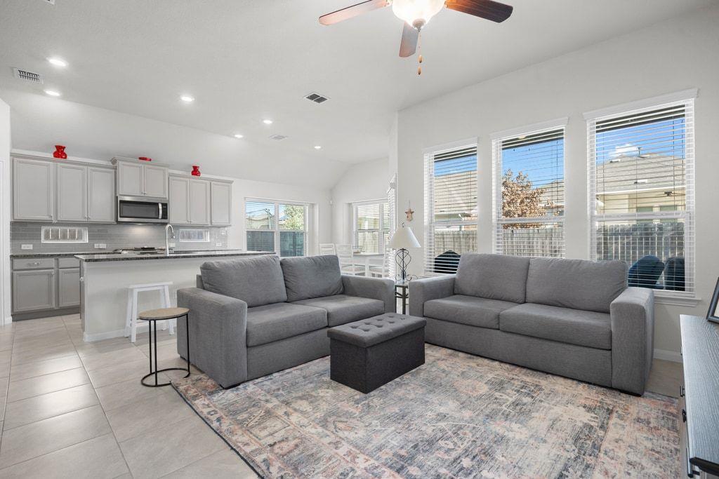 606 Linares Ln, Austin, TX 78748