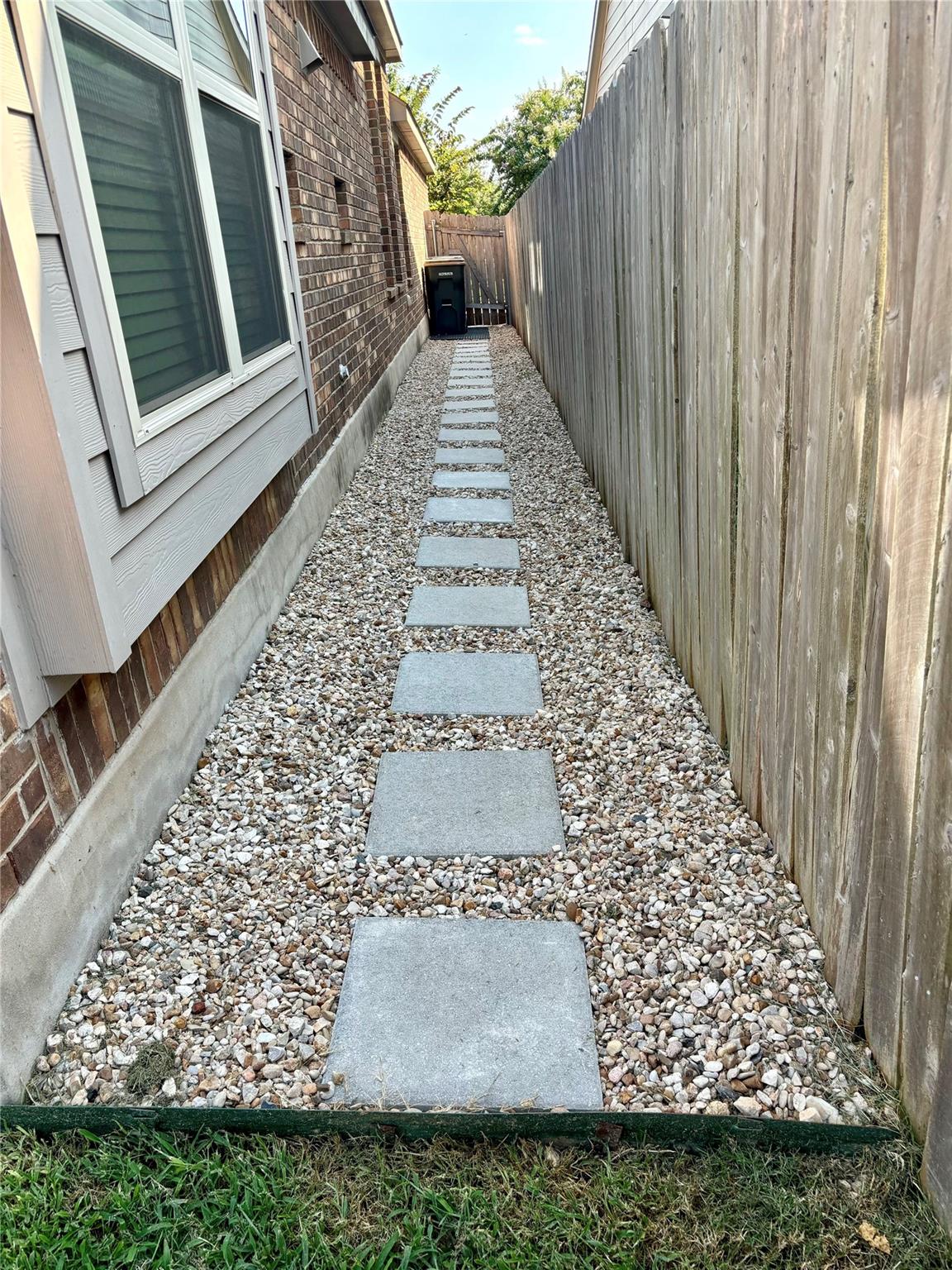 606 Linares Ln, Austin, TX 78748