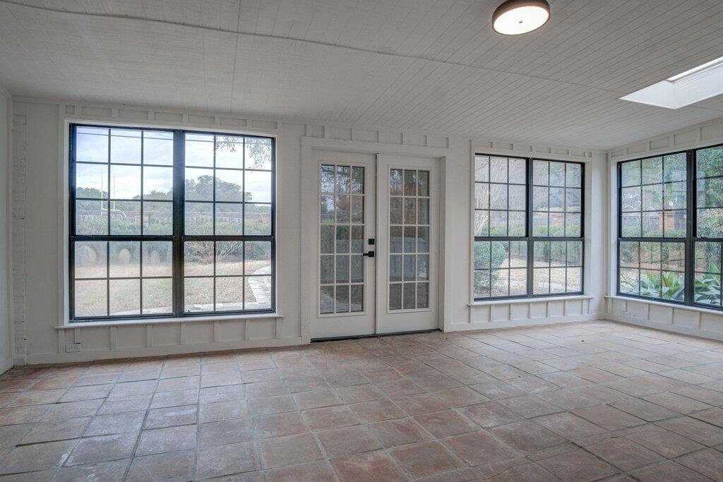 10019 Astronaut Dr, San Antonio, TX 78217