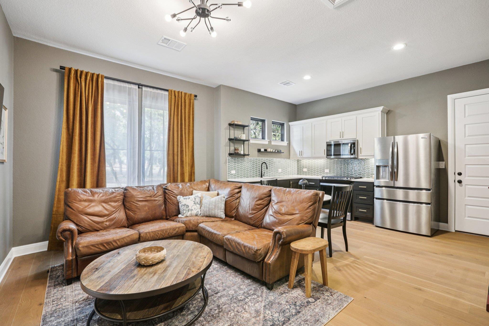 17601 Navigation Ln, Lago Vista, TX 78645