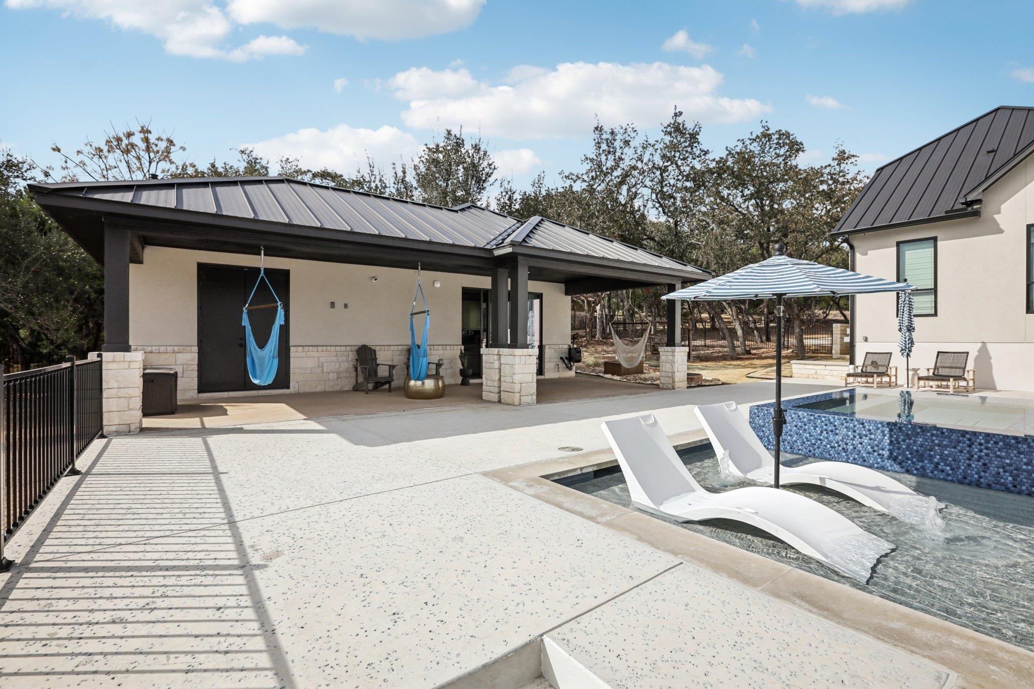 17601 Navigation Ln, Lago Vista, TX 78645