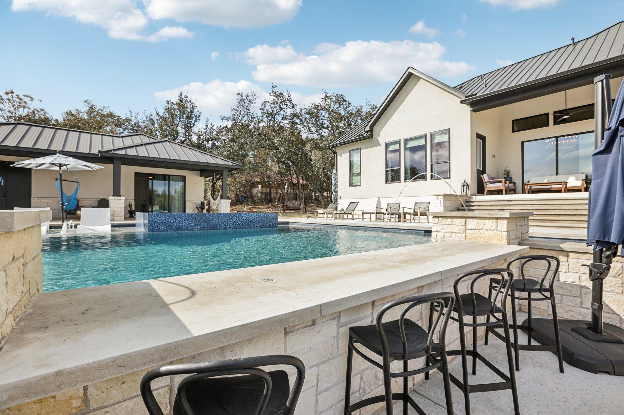 17601 Navigation Ln, Lago Vista, TX 78645