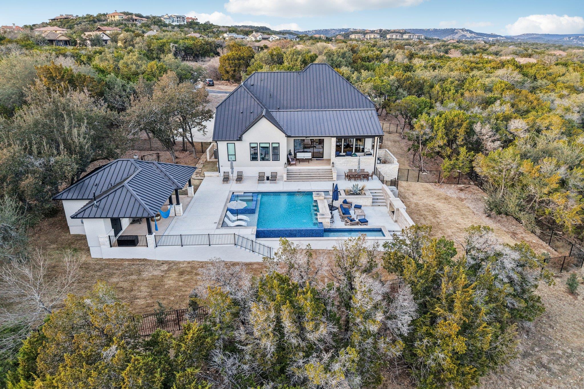 17601 Navigation Ln, Lago Vista, TX 78645