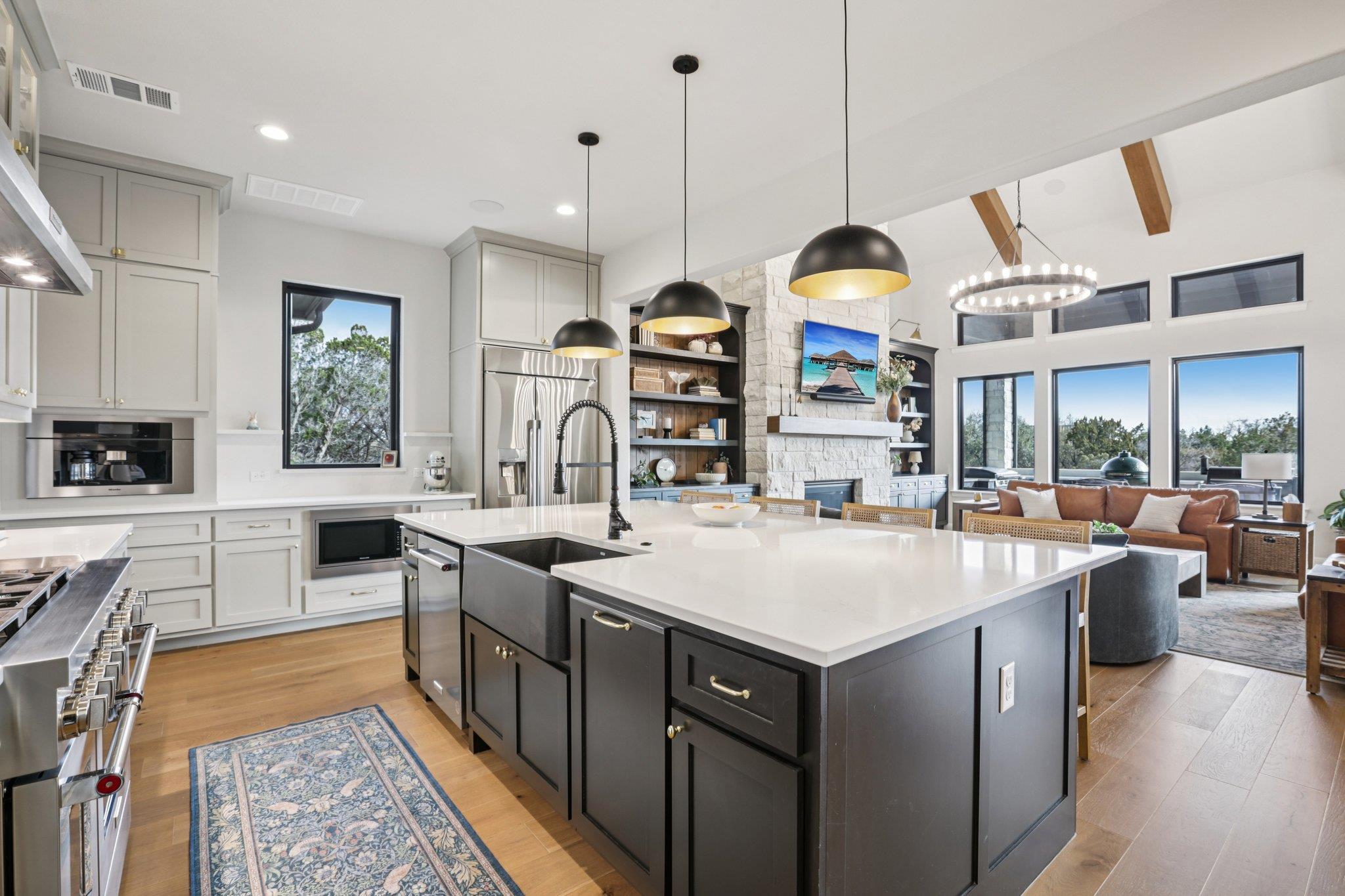 17601 Navigation Ln, Lago Vista, TX 78645