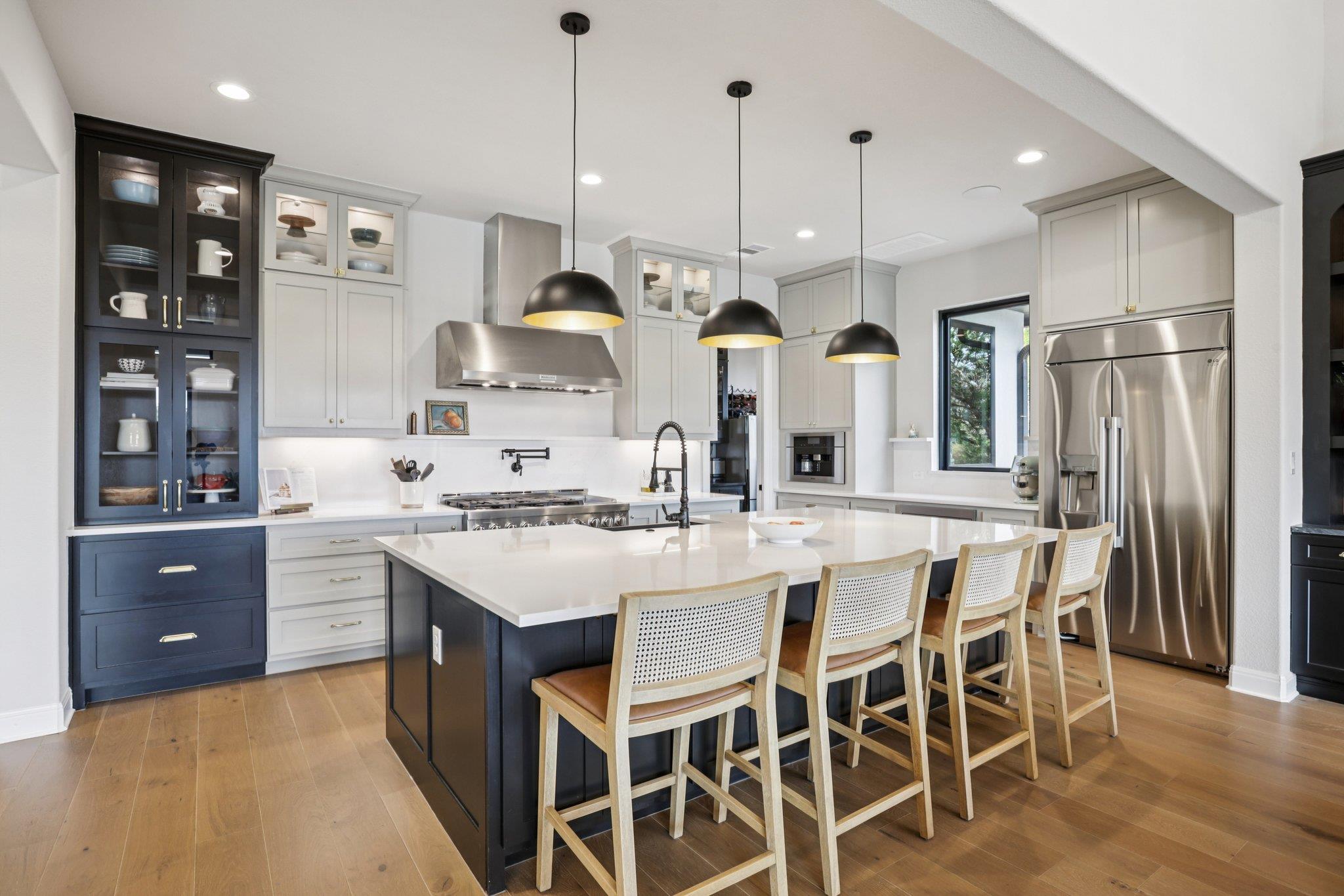 17601 Navigation Ln, Lago Vista, TX 78645