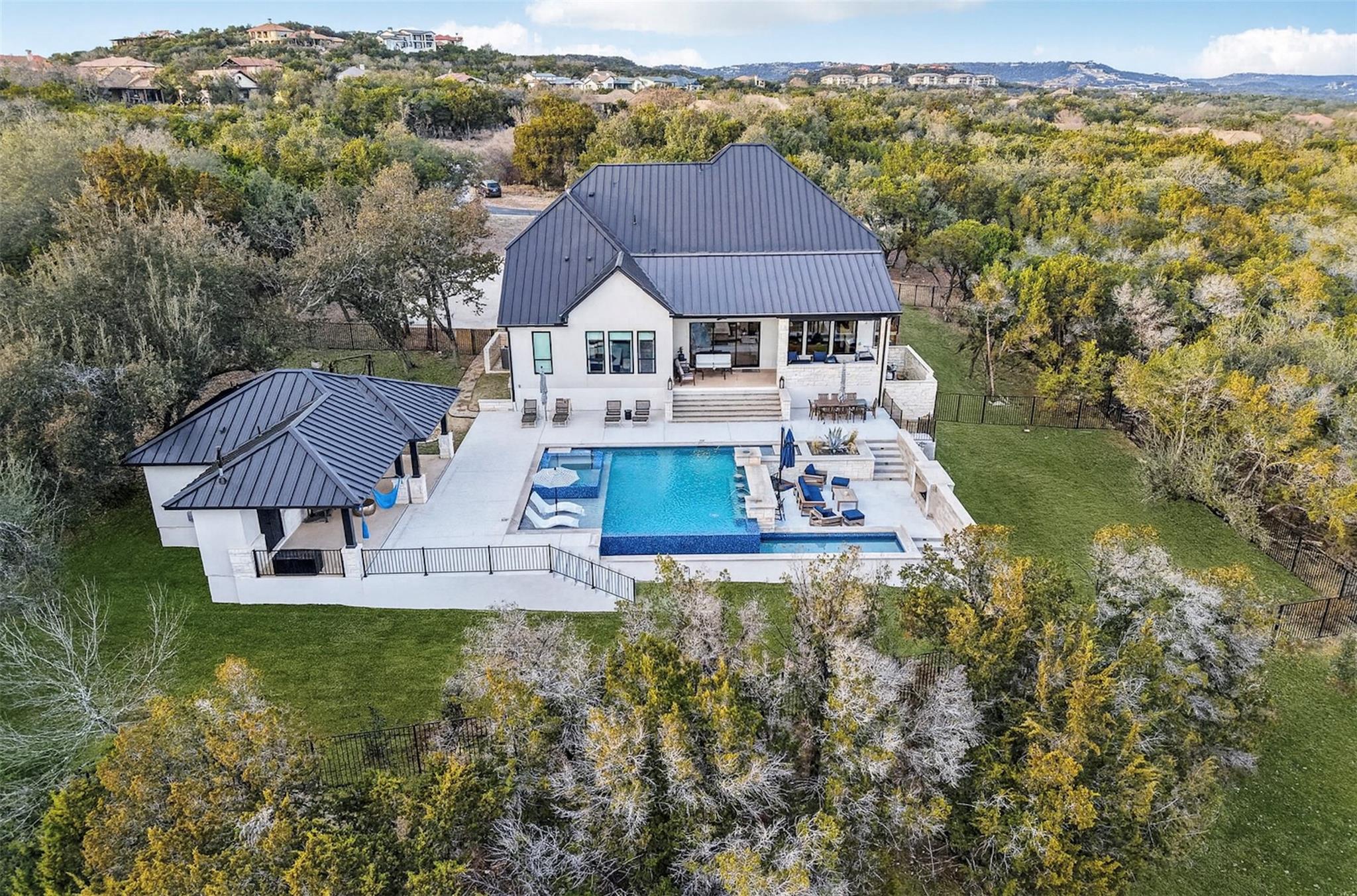 17601 Navigation Ln, Lago Vista, TX 78645