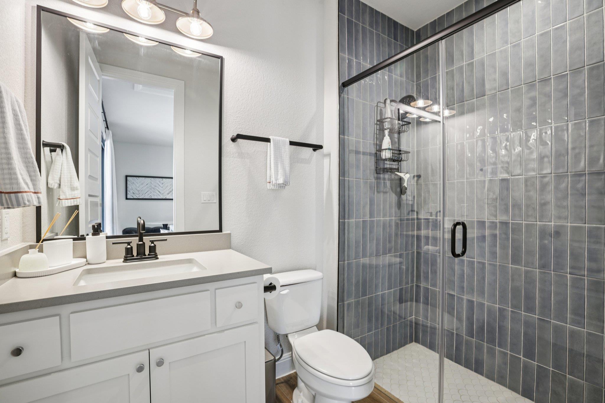 17601 Navigation Ln, Lago Vista, TX 78645