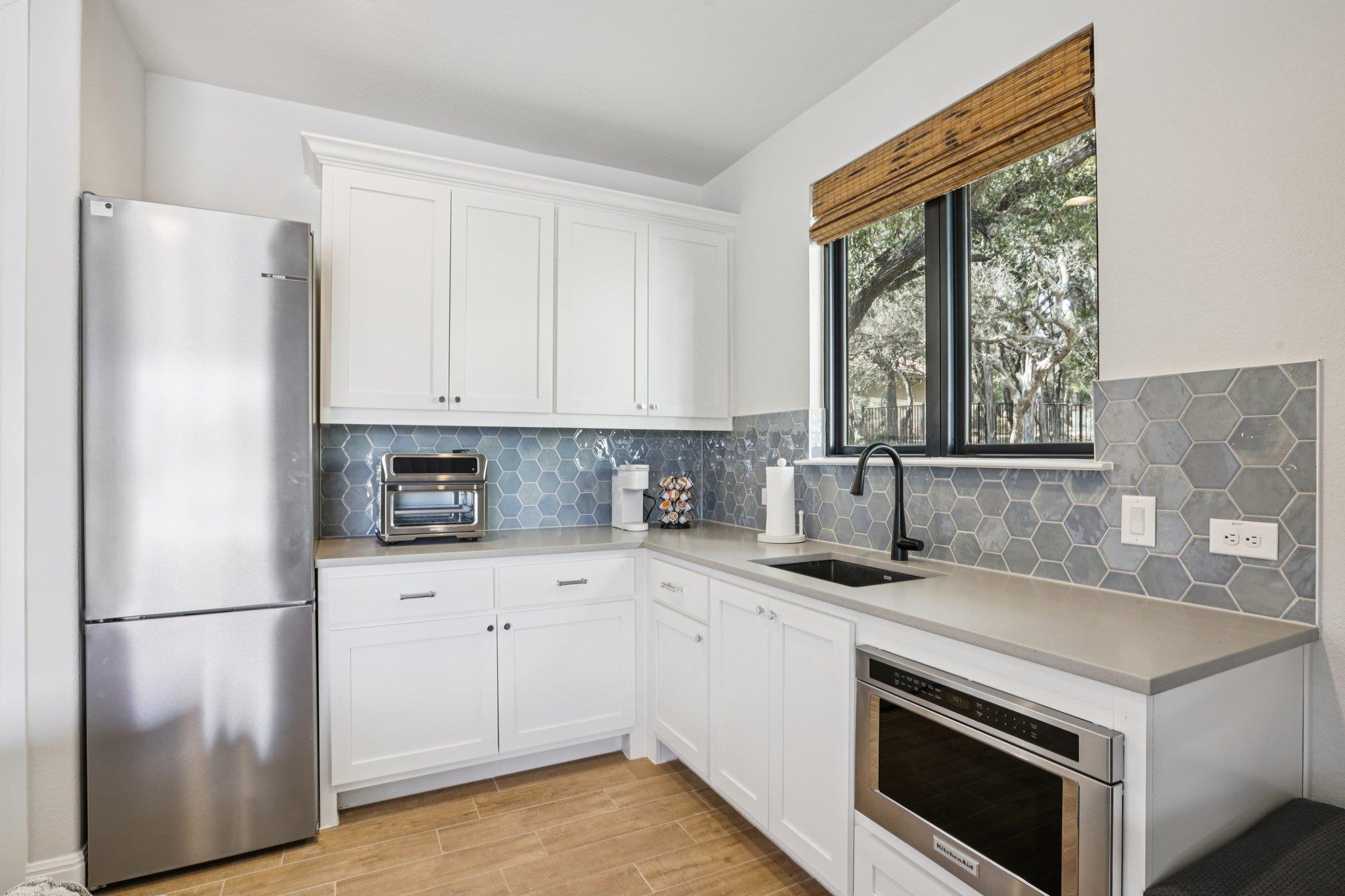 17601 Navigation Ln, Lago Vista, TX 78645