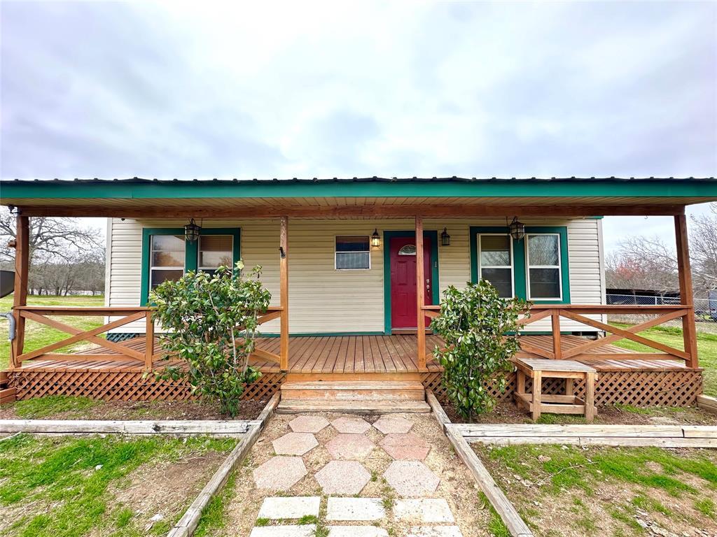 1694 Old Luling Rd, Lockhart, TX 78644