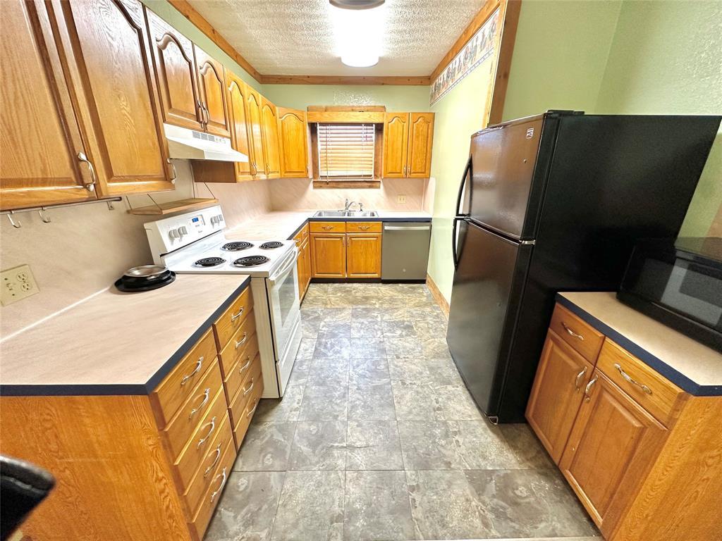 1694 Old Luling Rd, Lockhart, TX 78644