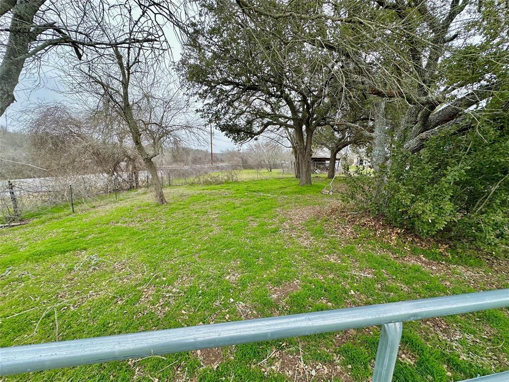 1694 Old Luling Rd, Lockhart, TX 78644