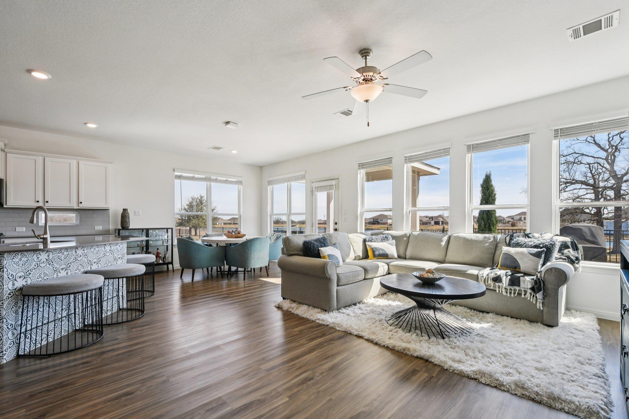 208 Locklin Dr, Liberty Hill, TX 78642