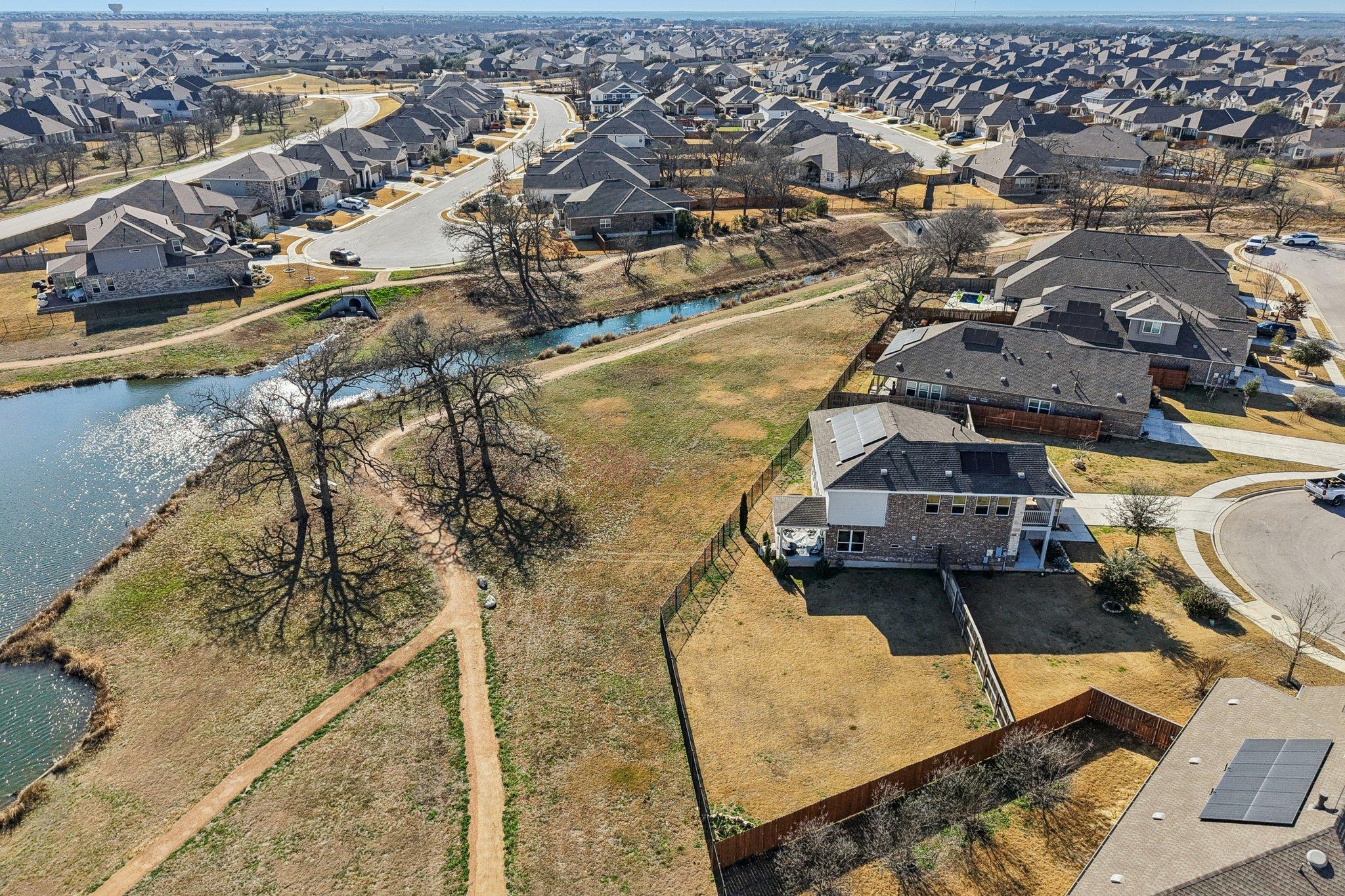 208 Locklin Dr, Liberty Hill, TX 78642