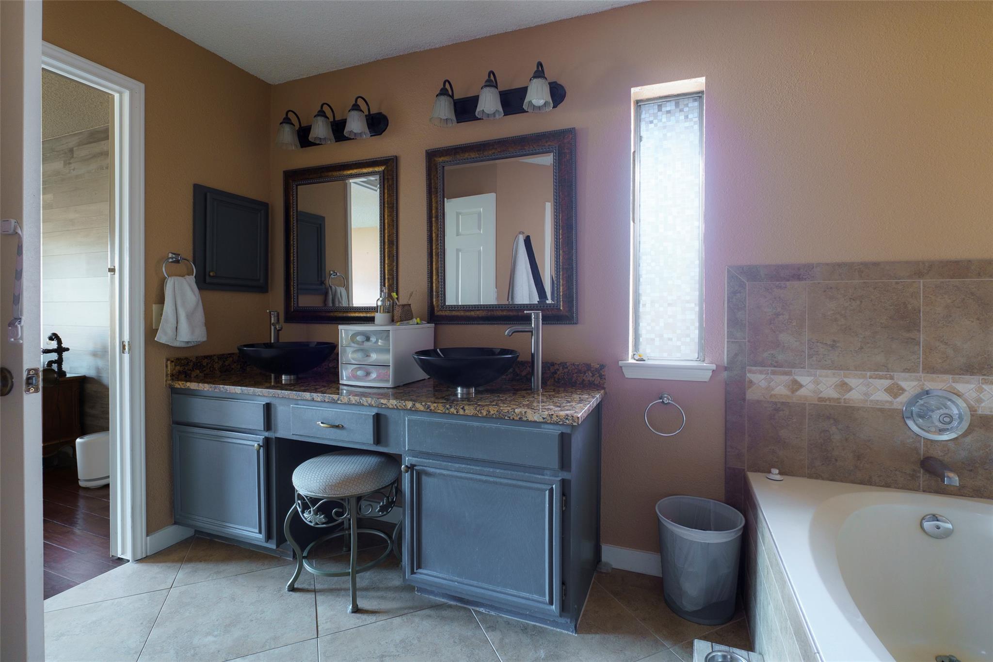 6700 Carisbrooke Ln, Austin, TX 78754