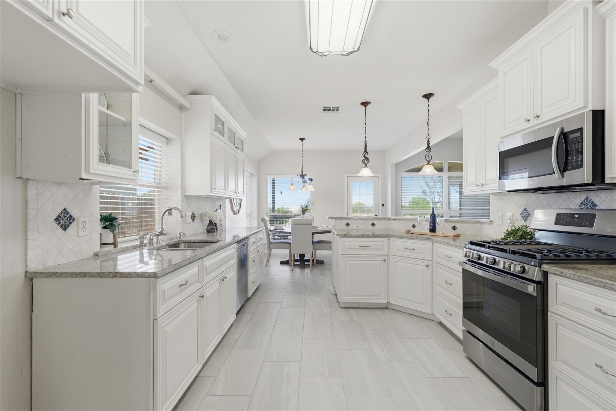 609 Indian Run Dr, Pflugerville, TX 78660