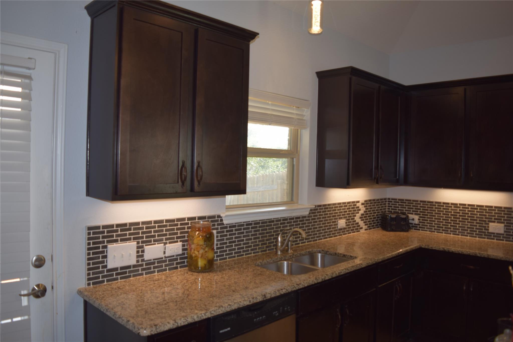 604 Heinatz Flat Ln, Leander, TX 78641