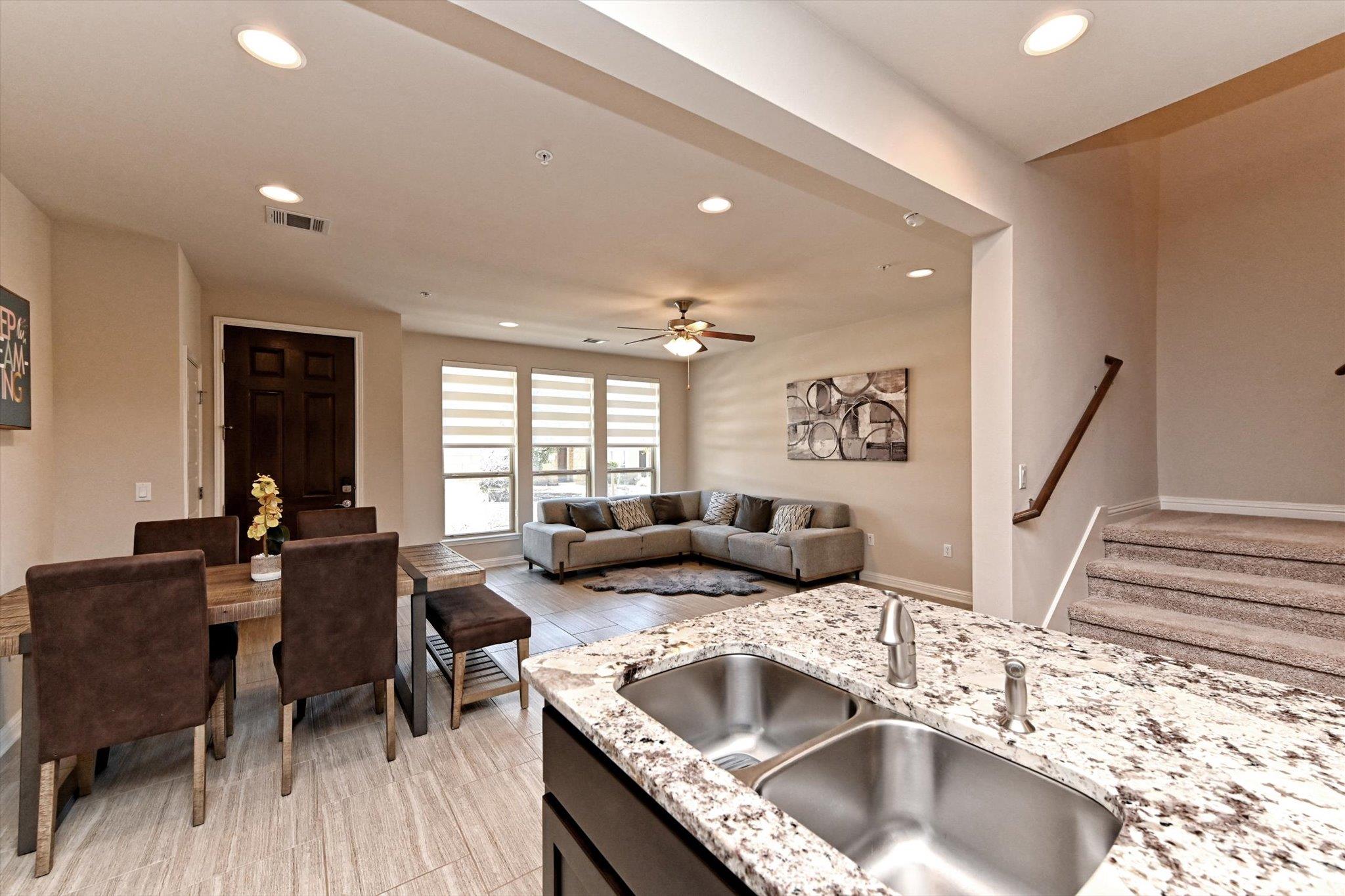 13800 Lyndhurst St # 325, Austin, TX 78717