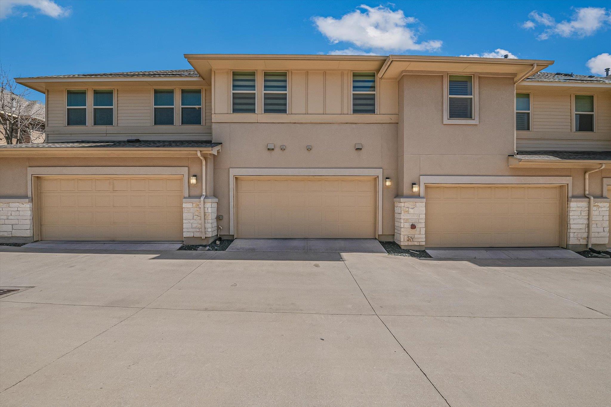 13800 Lyndhurst St # 325, Austin, TX 78717