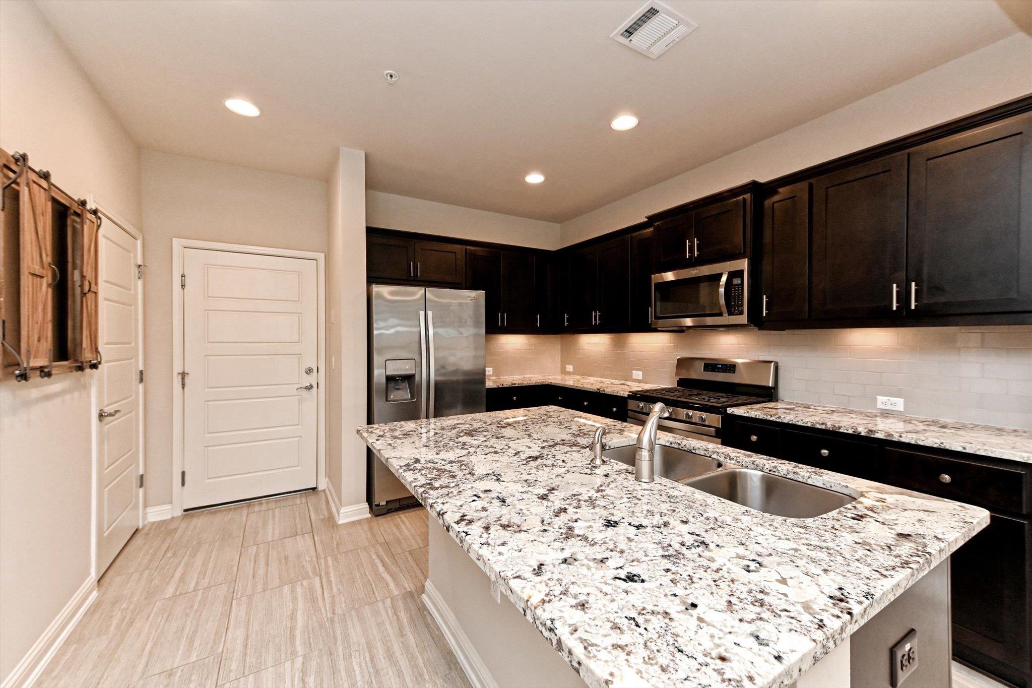 13800 Lyndhurst St # 325, Austin, TX 78717