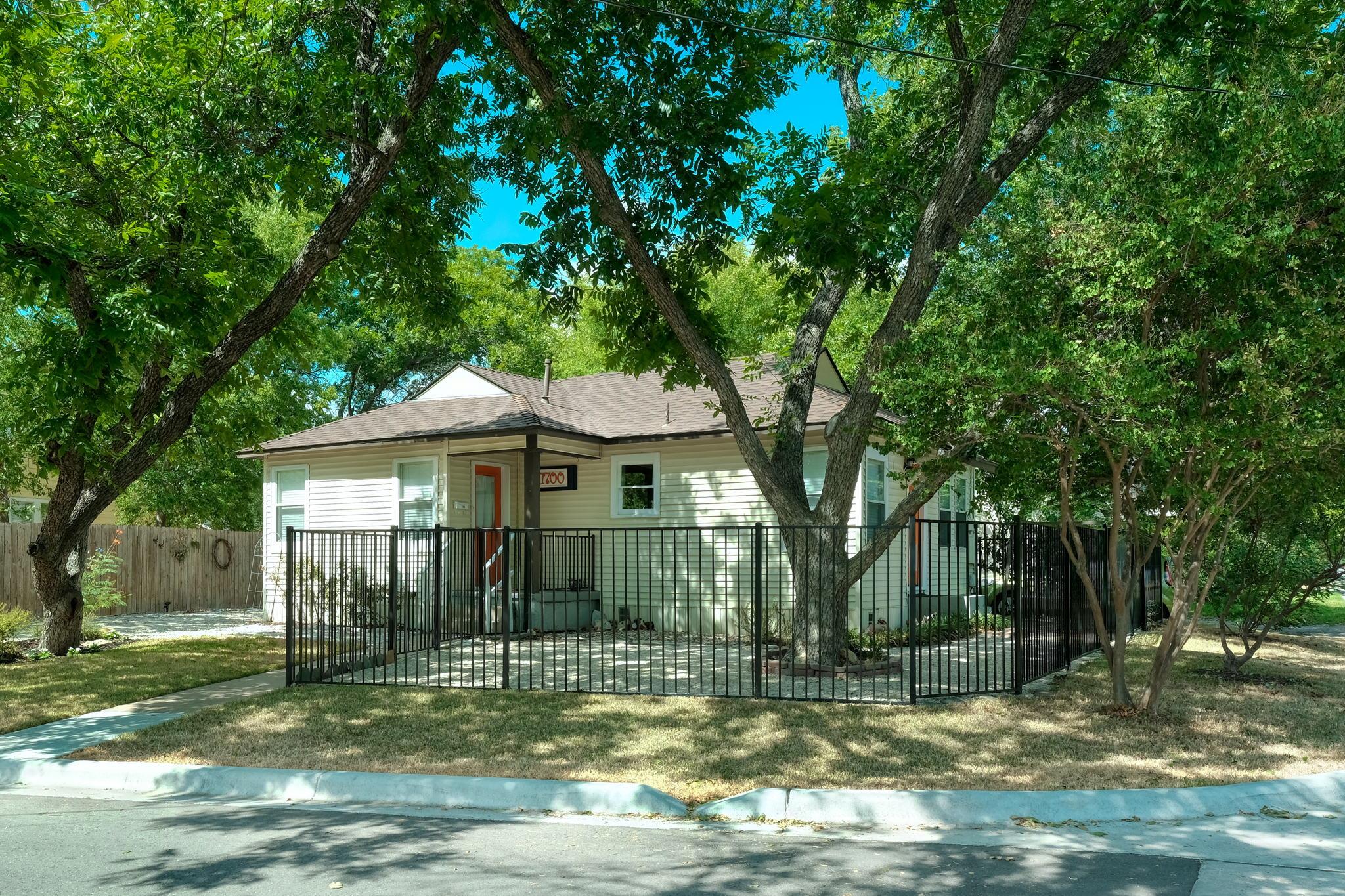 1700 Eubank St, Georgetown, TX 78626