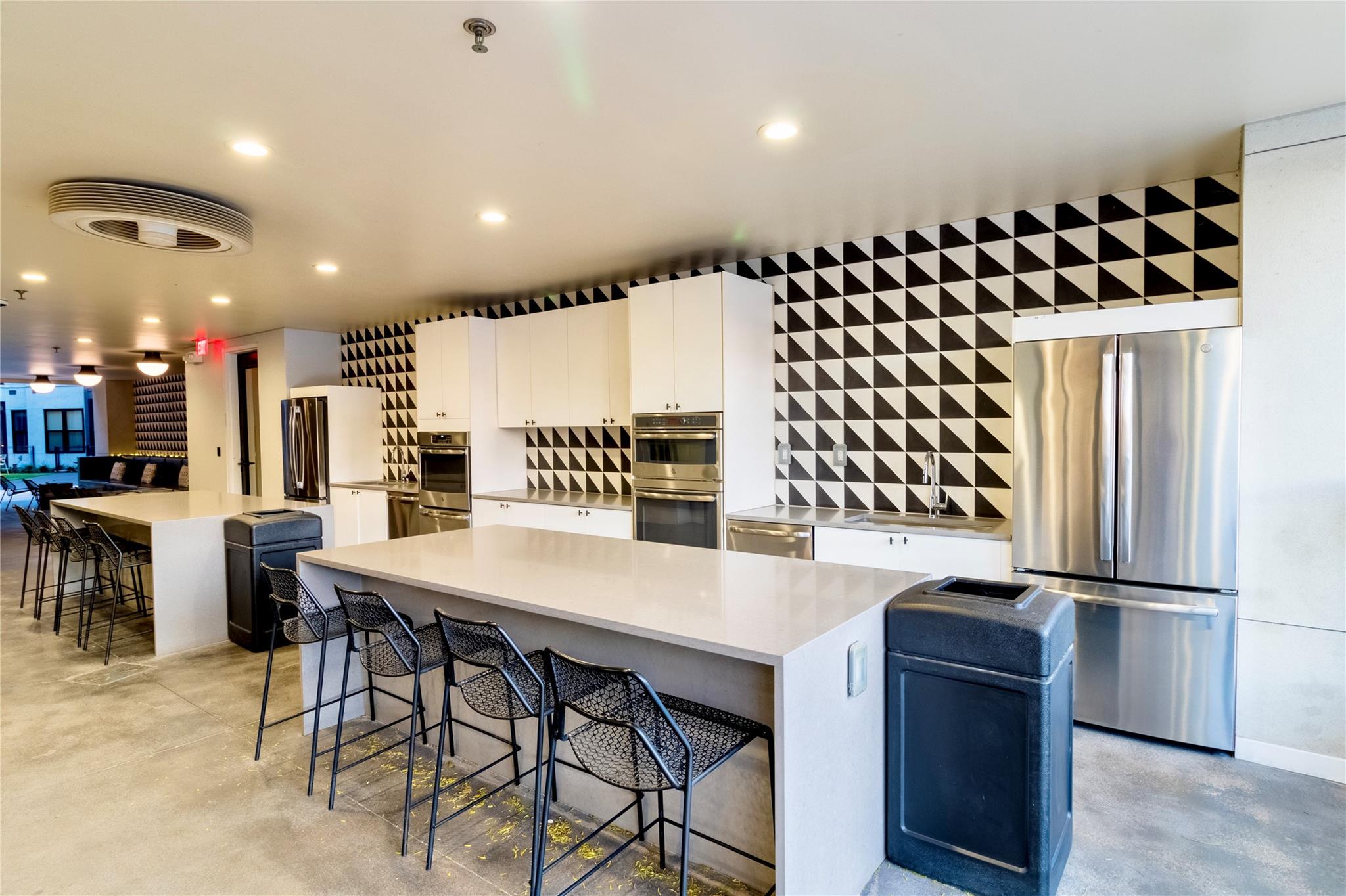 800 Embassy Dr # 115, Austin, TX 78702