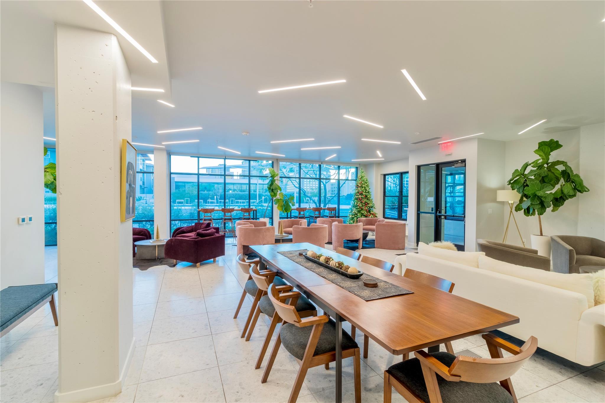 800 Embassy Dr # 115, Austin, TX 78702