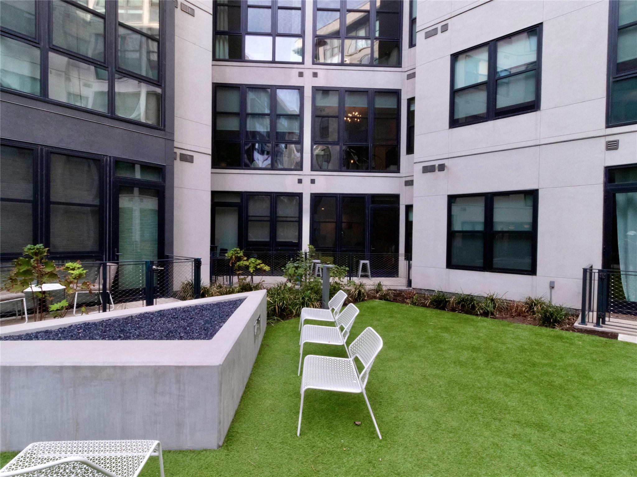 800 Embassy Dr # 115, Austin, TX 78702