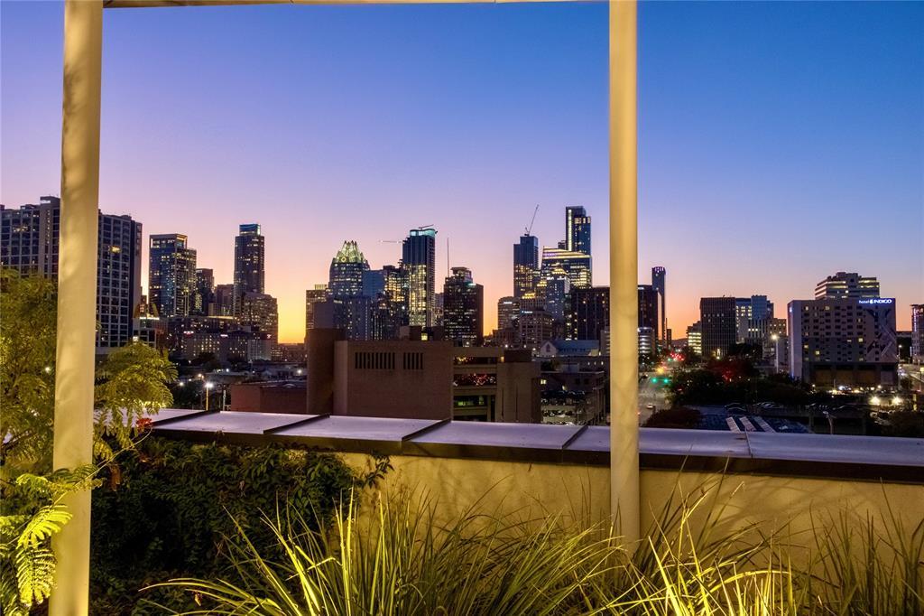 800 Embassy Dr # 115, Austin, TX 78702