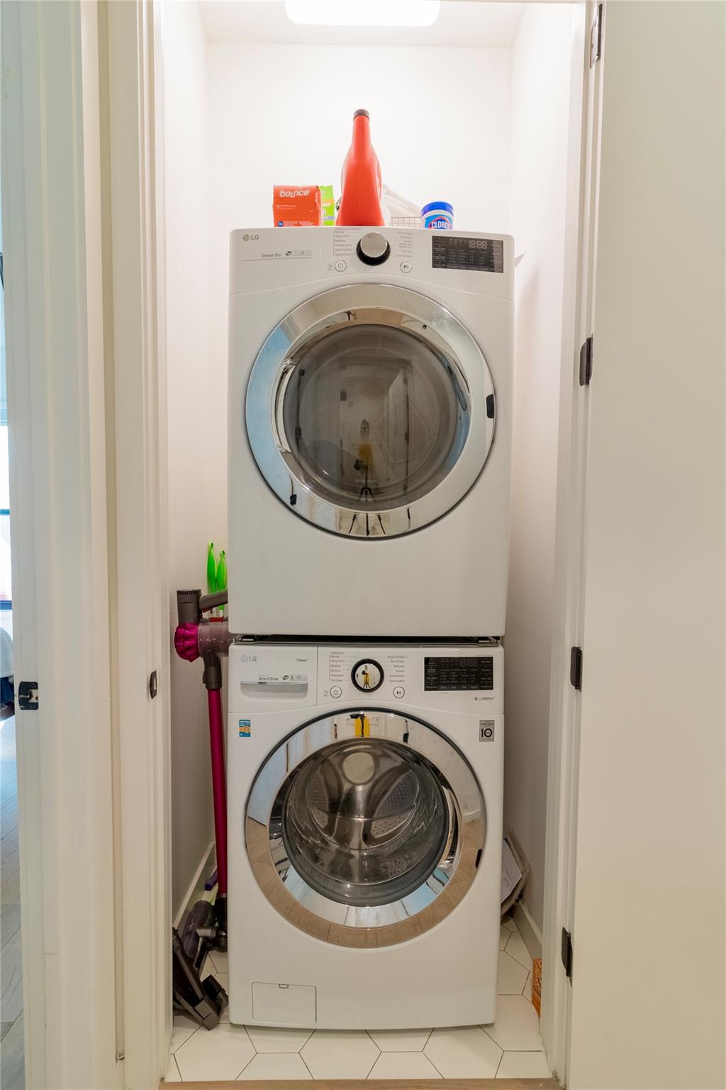 800 Embassy Dr # 115, Austin, TX 78702