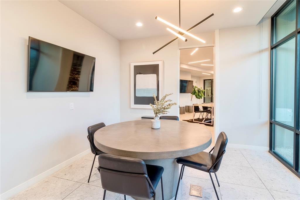 800 Embassy Dr # 115, Austin, TX 78702