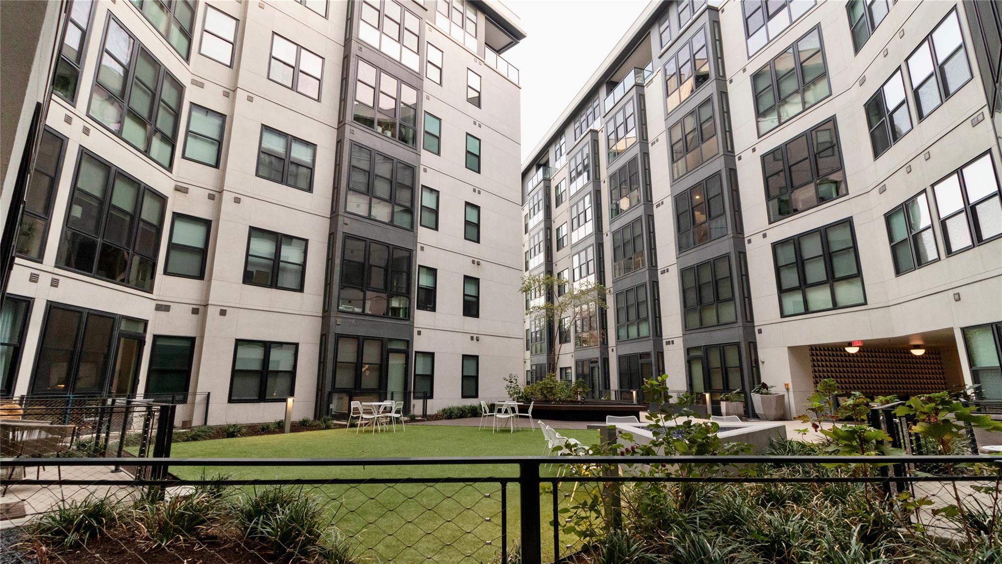 800 Embassy Dr # 115, Austin, TX 78702