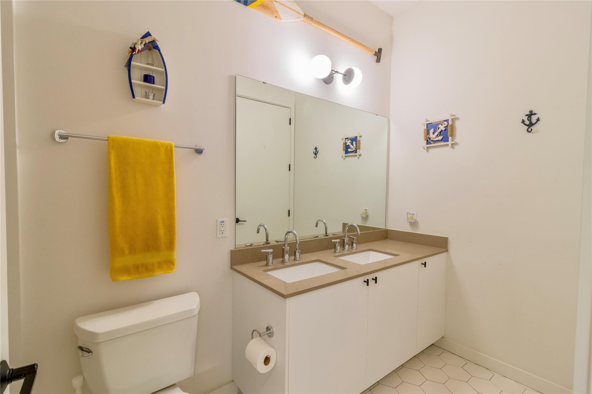 800 Embassy Dr # 115, Austin, TX 78702