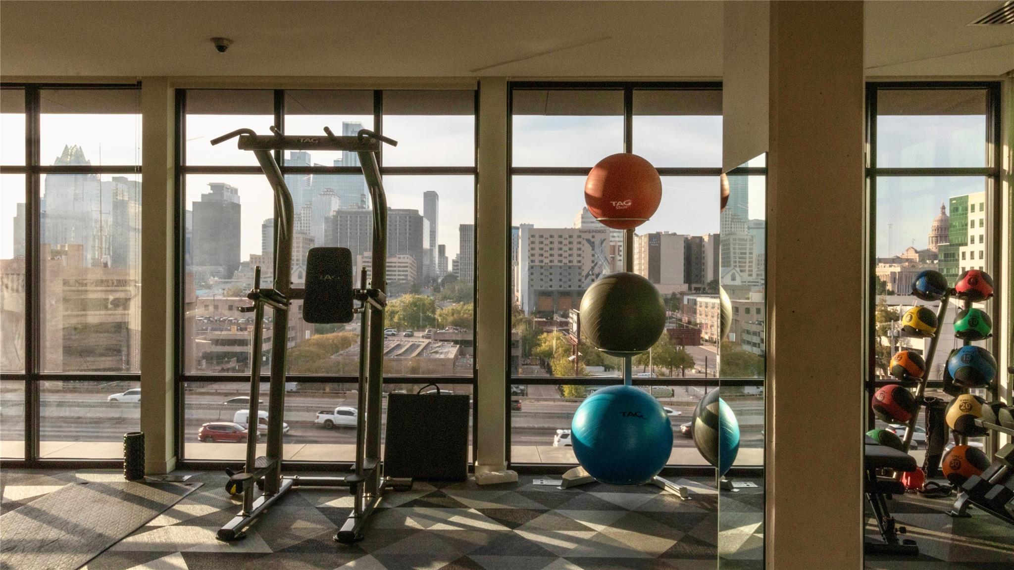 800 Embassy Dr # 115, Austin, TX 78702