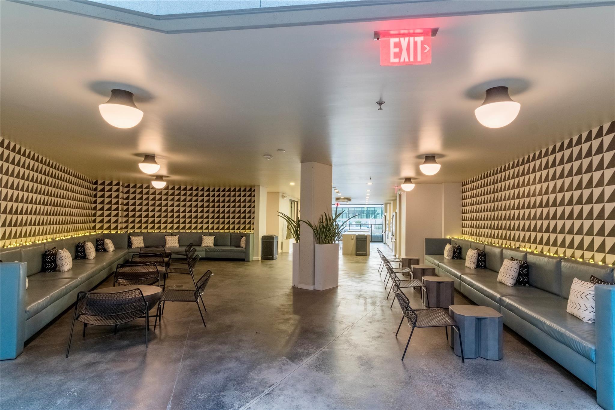 800 Embassy Dr # 115, Austin, TX 78702