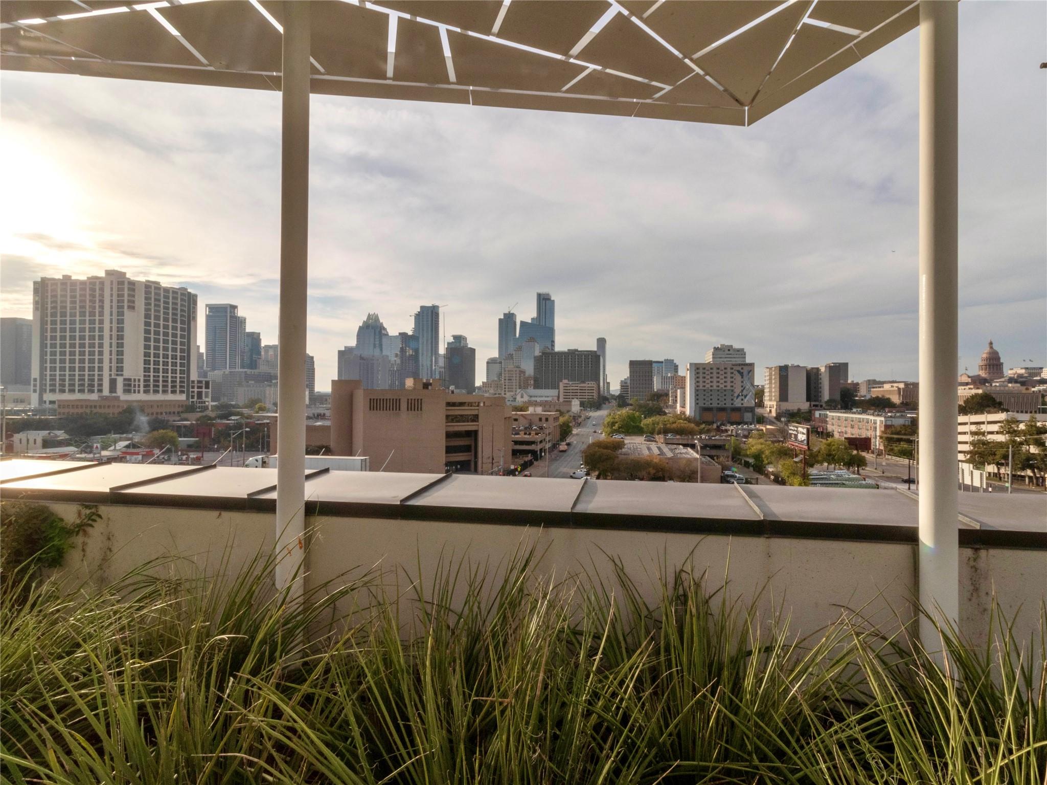 800 Embassy Dr # 115, Austin, TX 78702