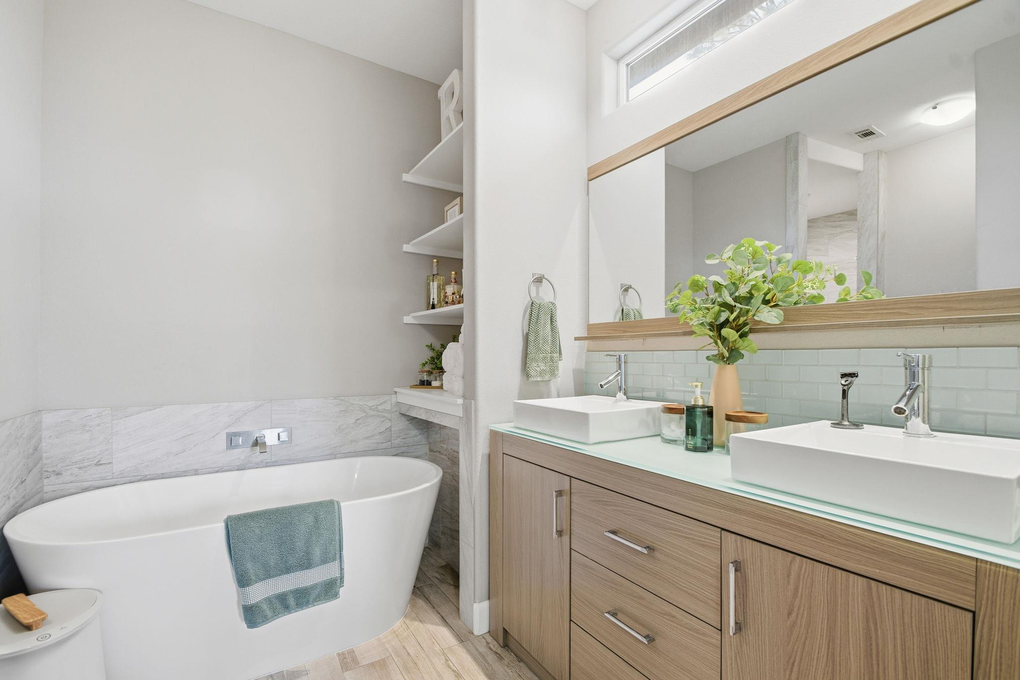 104 Kahalulu Dr, Bastrop, TX 78602