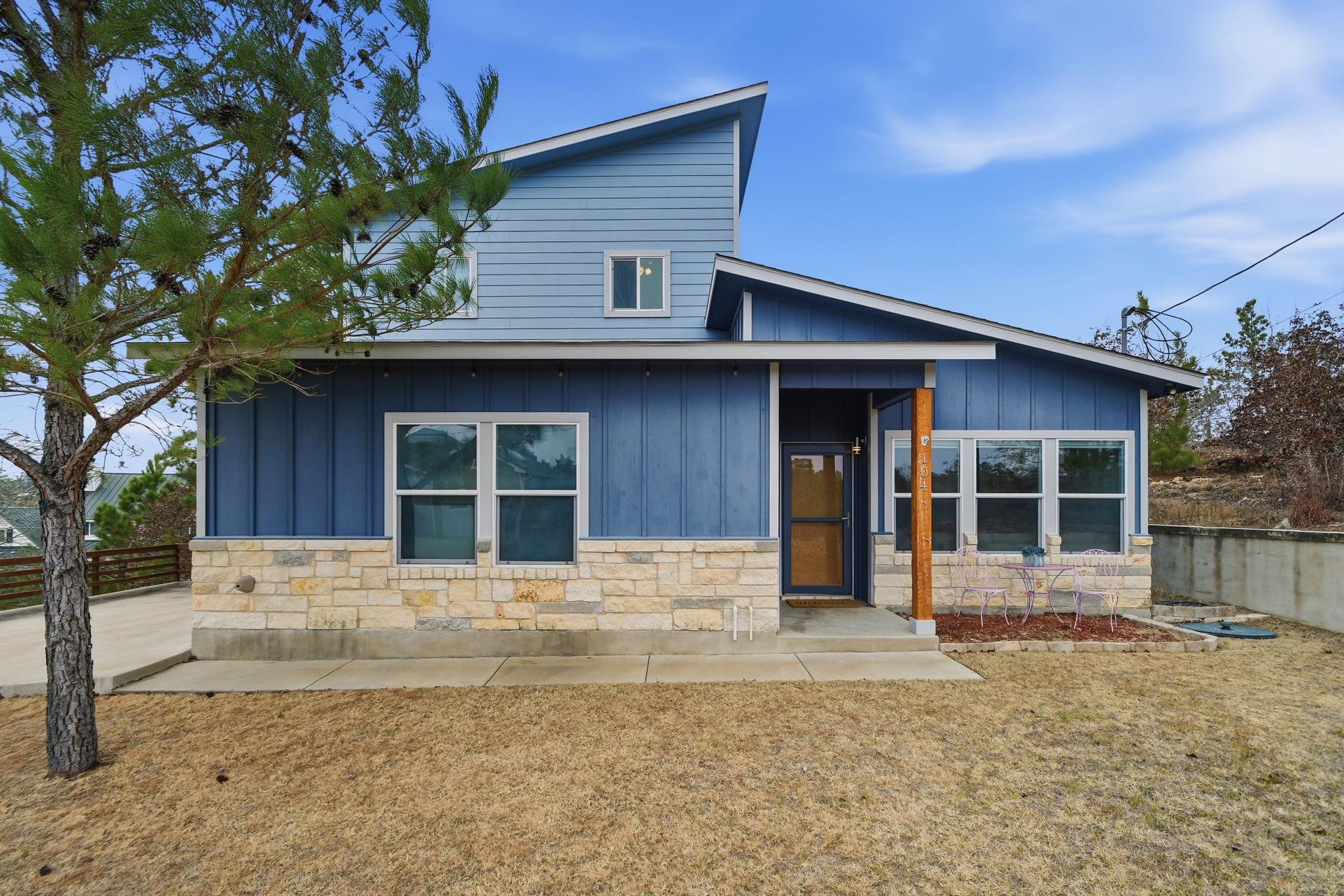 104 Kahalulu Dr, Bastrop, TX 78602