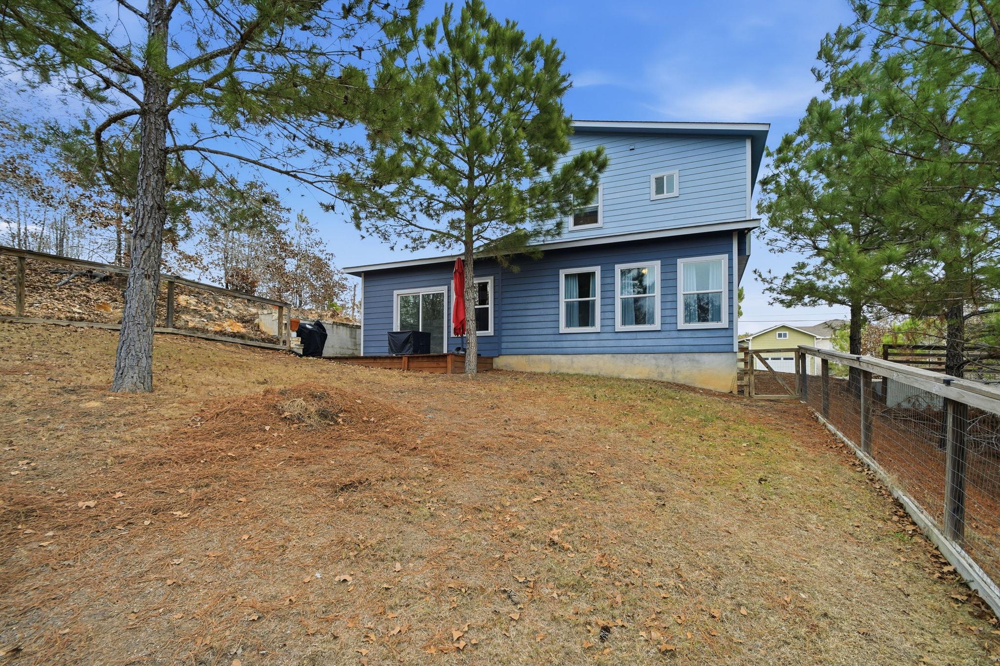 104 Kahalulu Dr, Bastrop, TX 78602