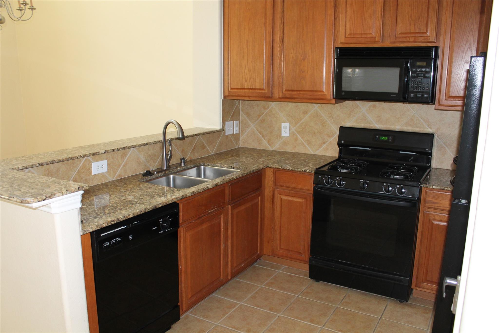 7708 San Felipe Blvd # 9, Austin, TX 78729