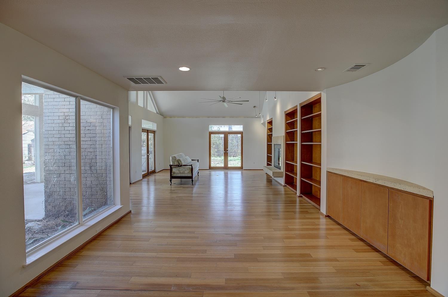 1607 S Elm St, Georgetown, TX 78626